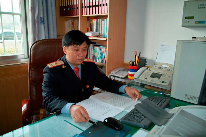 记南宁铁路局百色车务段站长农华弟